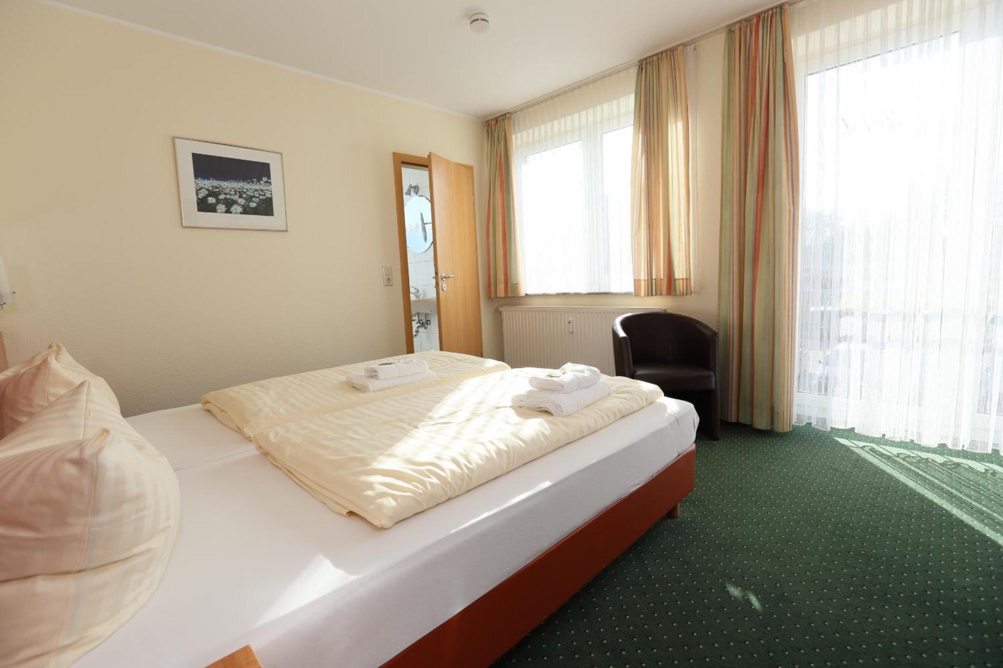 Hotel Am Holzhafen Stade Exterior photo